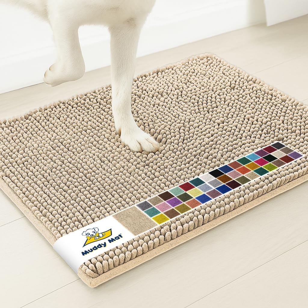 Beige Muddy Mat chenille mat beneath a dog's paws on a light floor, with a brand and color-options graphic